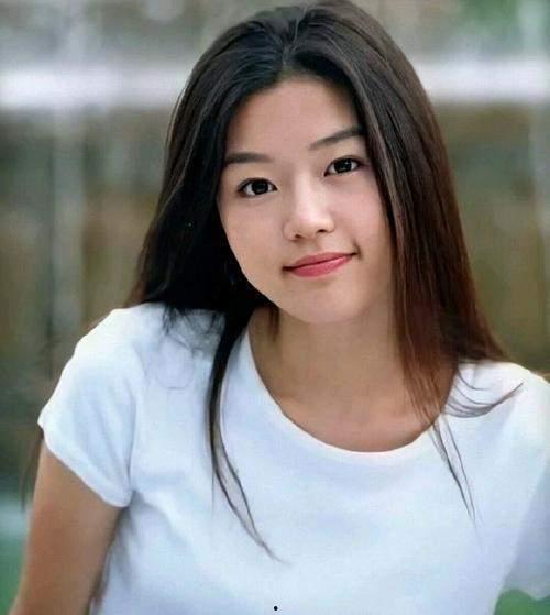 娱乐吃瓜酱女生第六感,娱乐吃瓜酱女生如何洞察娱乐圈风云